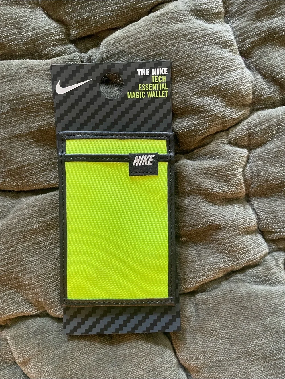 Nike Tech Essential Magic Wallet yellow black NWT